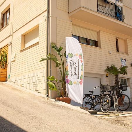 Resilienza Tropical Apartments & Room Порто-Сант'Эльпидио Экстерьер фото