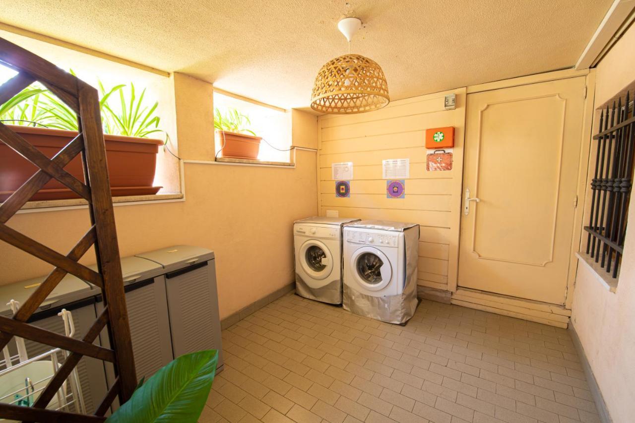 Resilienza Tropical Apartments & Room Порто-Сант'Эльпидио Экстерьер фото