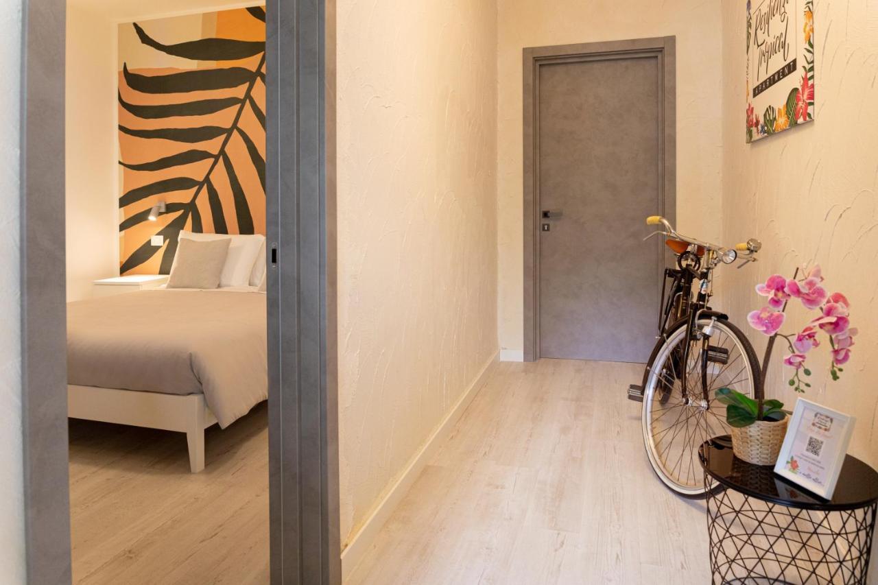 Resilienza Tropical Apartments & Room Порто-Сант'Эльпидио Экстерьер фото